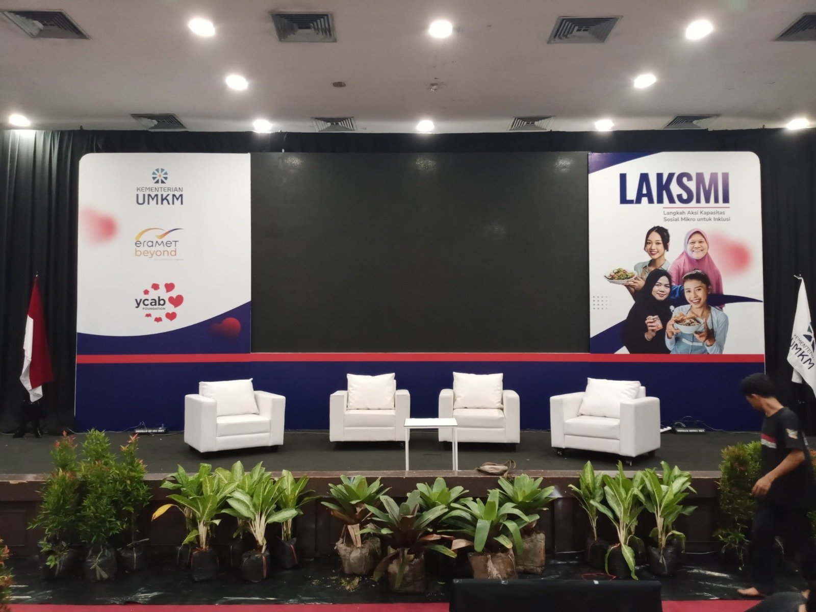 Sewa Sofa Area The Dharmawangsa