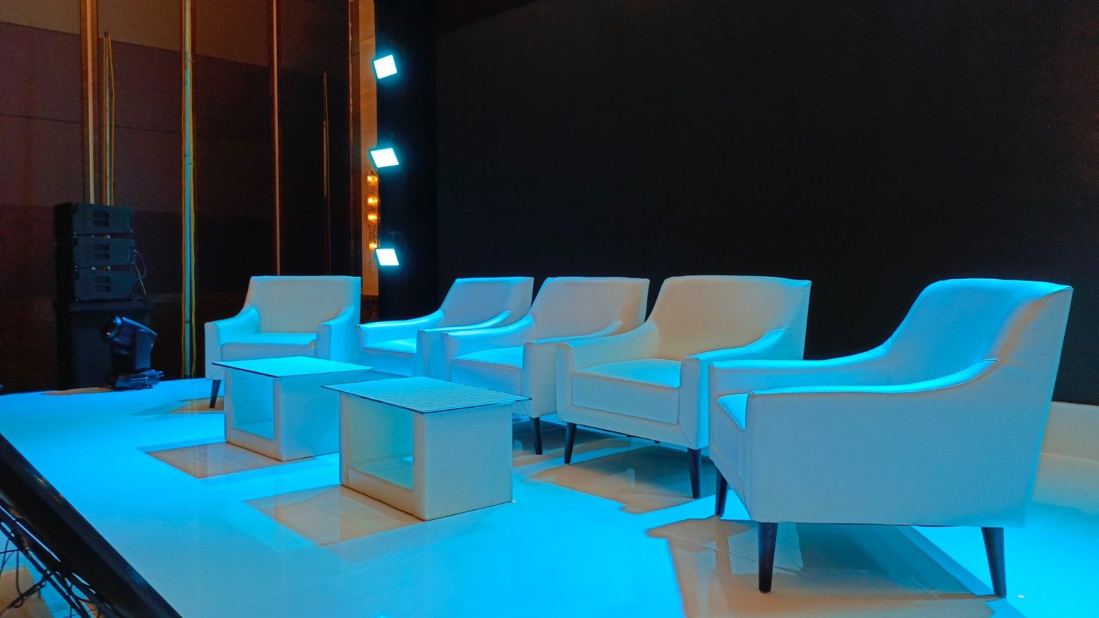 Sewa Sofa Area The Breeze BSD Tangerang Selatan