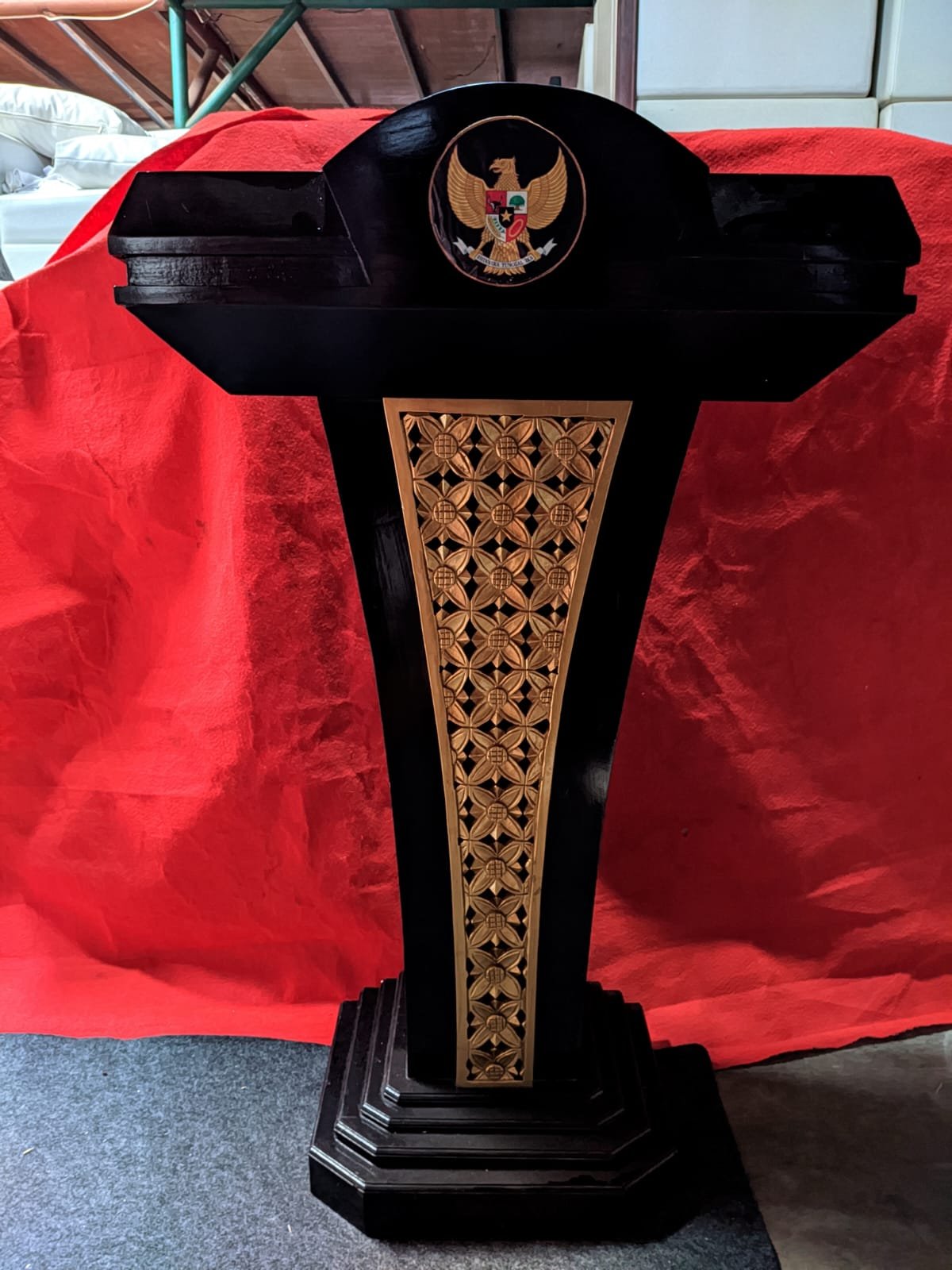 Sewa Podium Eksklusif untuk Acara Resmi di Menteng Jakarta Pusat