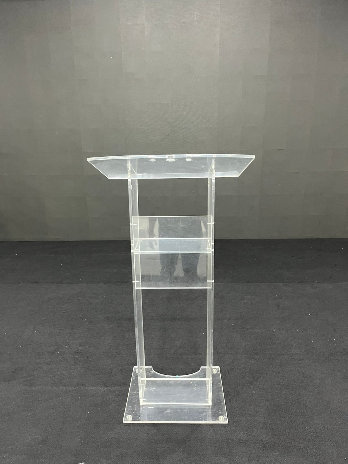 Sewa Podium Profesional untuk Acara Eksklusif di Kebayoran Baru Jakarta Selatan