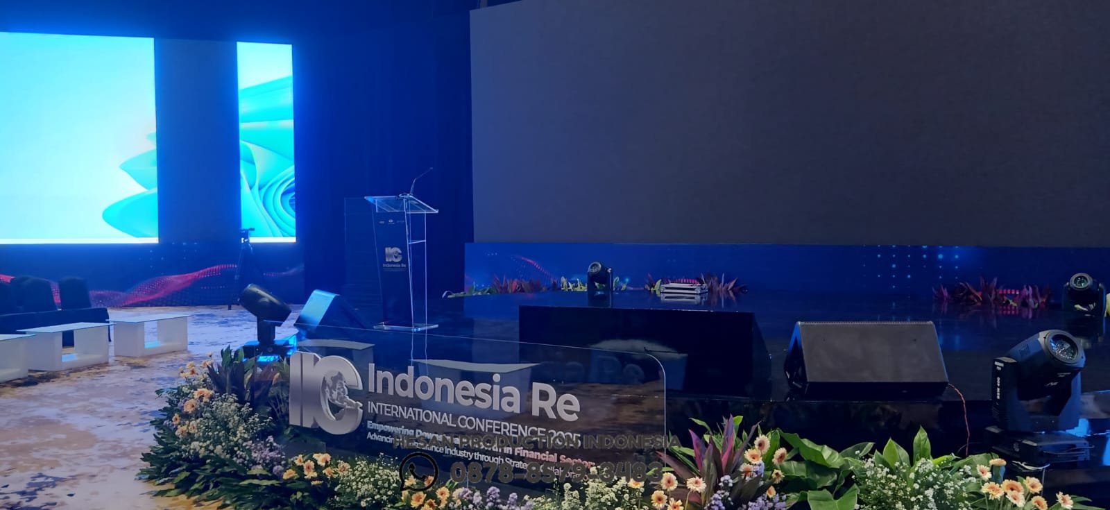 Sewa Sofa Jakarta Hadirkan Layanan Sewa Podium Murah dan Siap Acara di Serang Baru Bekasi