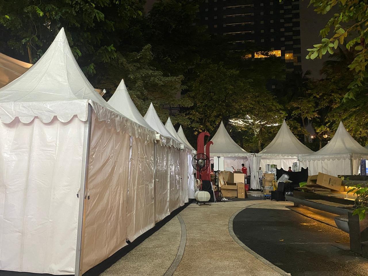 Jasa Sewa Tenda Sarnafil dan Sofa Event Premium di Menteng Jakarta Pusat dengan Harga Bersahabat